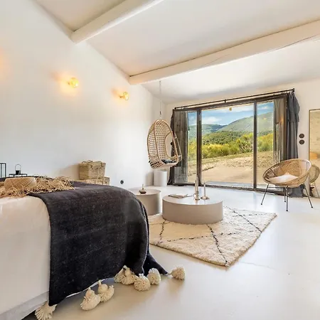 Domaine De La Colline Holiday home *
